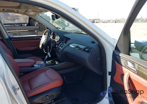 2014 BMW X3 xDrive28I z USA, uszkodzony, nr VIN 5UXWX9C55E0D13653